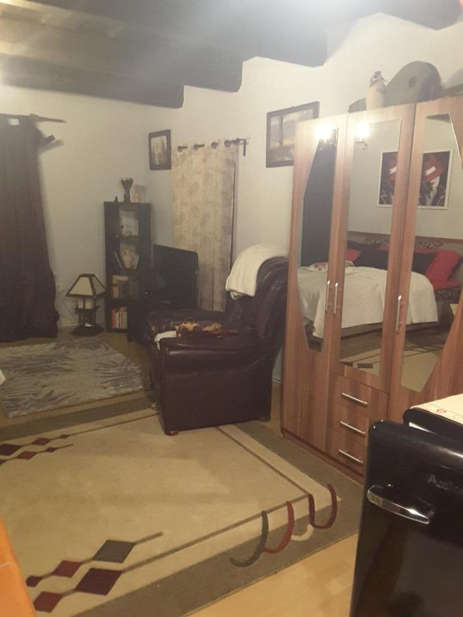 Ibolya Apartman Apartment Kano Bagian luar foto